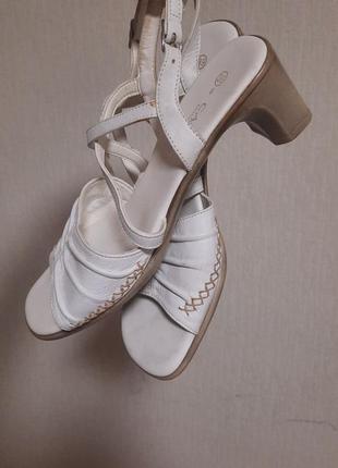 Босоніжки 39р  c&a