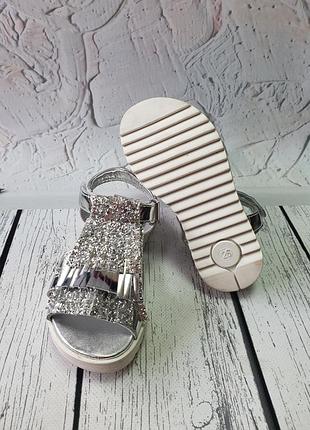 Босоножки для девочек 3