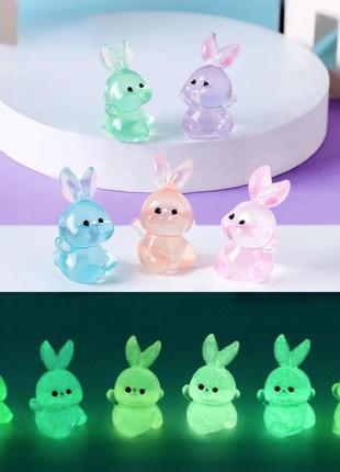 Светящиеся в темноте кролики