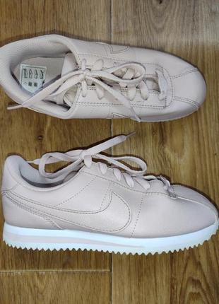 Кроссовки nike р.35,5