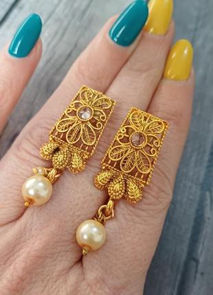 Сережки вінтаж сплав,імітація перлин пластик
