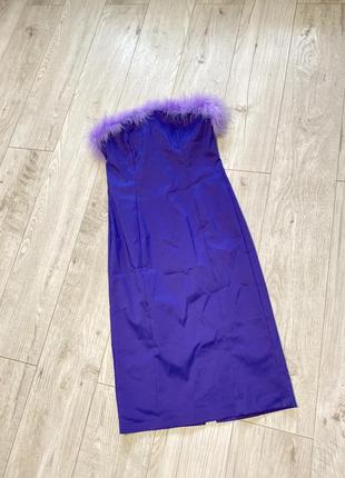 Гарна сукня по фігурі з хутром м 10