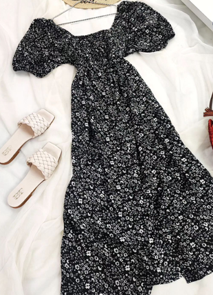 Чорно-біла квіткова сукня міді pep&co