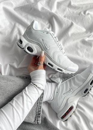 Жіночі кросівки nike air max plus tn white найк білого кольору