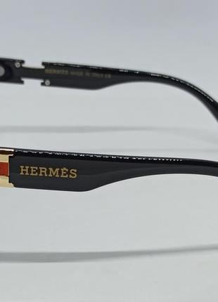 Очки в стиле hermes женские солнцезащитные черные с градиентом с золотым логотипом4 фото