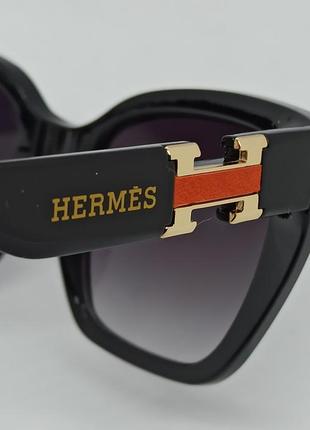 Очки в стиле hermes женские солнцезащитные черные с градиентом с золотым логотипом8 фото