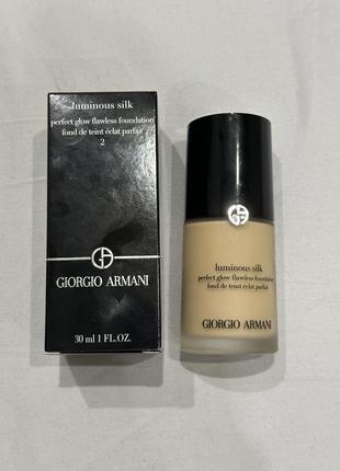 Тональная основа armani luminous silk