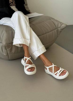 Белые очень крутые босоножки - сандалии3 фото