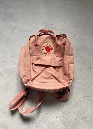 Женский розовый рюкзак fjallraven kanken