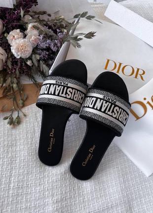Жіночі шльопанці в стилі cr. dior sandal black premium.