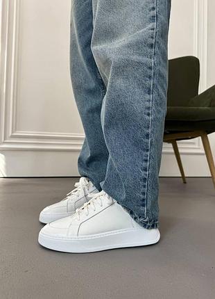 Жіночі білі шкіряні кеди