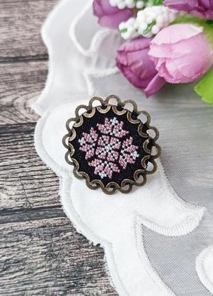 Кольцо с вышивкой "нежность"