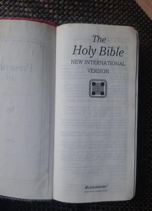 Біблія англійською мовою1 фото