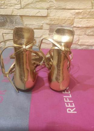 Босоніжки/сандал/,гладіатори zara