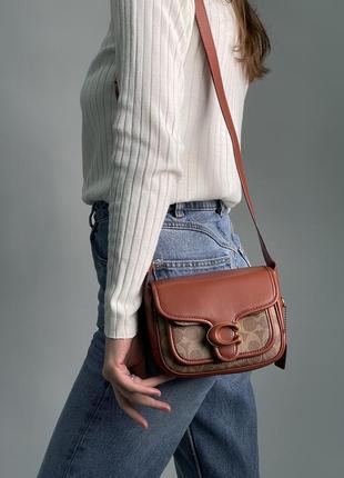 Жіноча сумка в стилі coach tabby messenger in signature canvas premium.3 фото