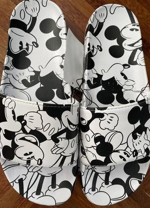 Нові легкі літні шльопанці шльопки h&m disney швеція 🇸🇪