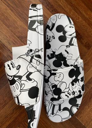 Нові легкі літні шльопанці шльопки h&m disney швеція 🇸🇪