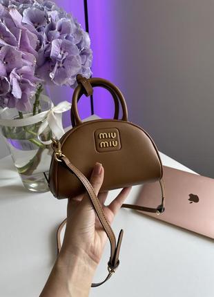 Жіноча сумка в стилі miumu leather top handle bag brown premium.