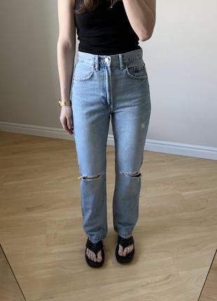 Прямые голубые джинсы с заводскими разрезами от zara, плотные5 фото