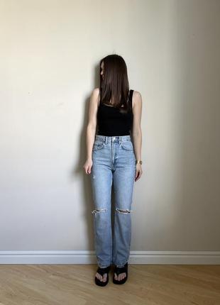 Прямые голубые джинсы с заводскими разрезами от zara, плотные2 фото