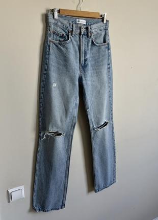 Прямые голубые джинсы с заводскими разрезами от zara, плотные6 фото
