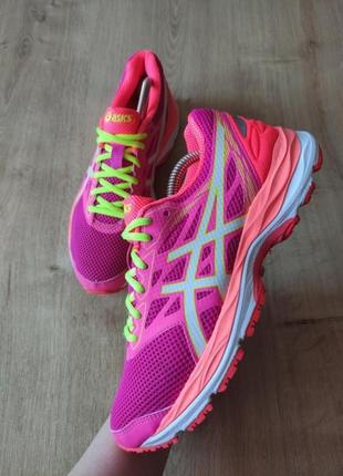 Фирменные кроссовки asics, p.37,5