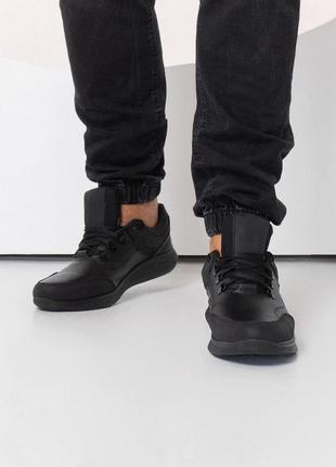 Черные комбинированные кроссовки со вставками