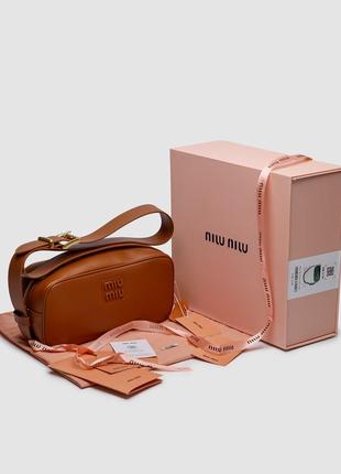 Жіноча сумка в стилі miumiu nappa leather shoulder bag brown premium.