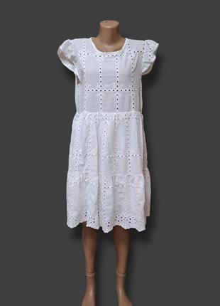 Біла бавовняна сукня