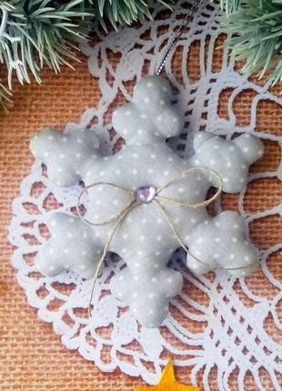 Игрушка на елку "снежинка"