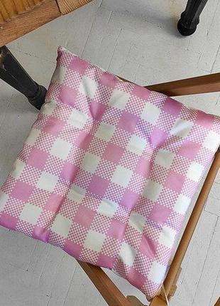 Подушка на стілець із зав'язками біло-рожеві квадрати