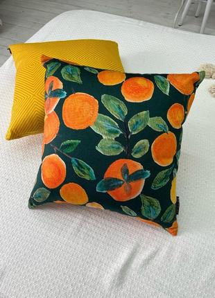 Подушка для дивана 45х45 см апельсини на зеленому фоні