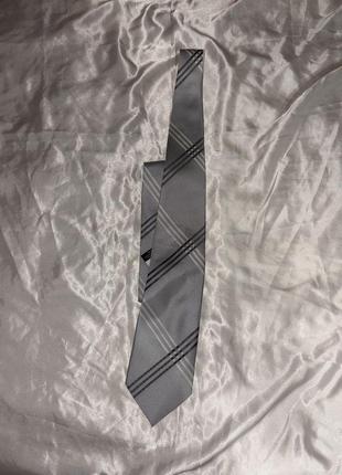 Новый галстук галстук с биркой