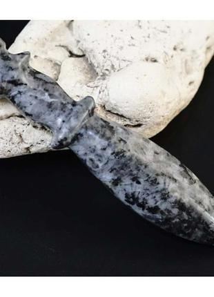 Ніж магічний із природного каменю ніж ритуальний для магії ларвікіт
