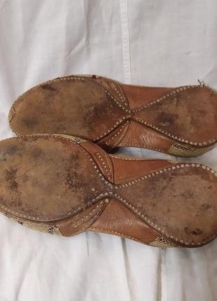 Кожаные восточные тапочки с вышивкой