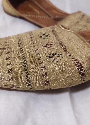 Кожаные восточные тапочки с вышивкой