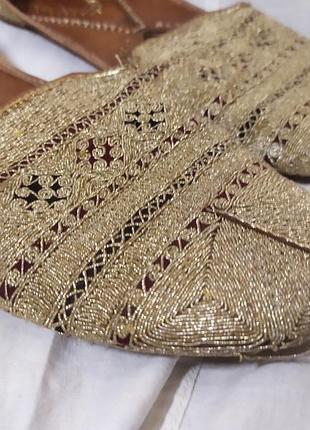 Кожаные восточные тапочки с вышивкой