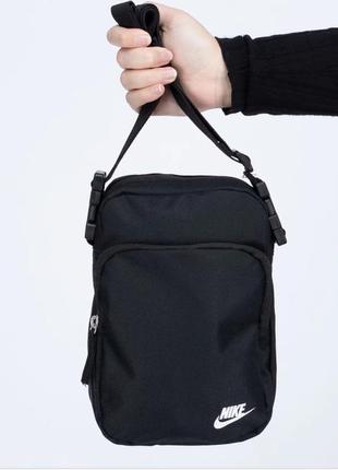 Сумка на плече месенджер nike heritage crossbody db0456-010