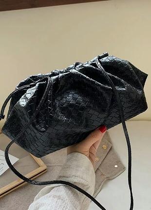 Стильна сумочка на плече зі штучної шкіри, чорна, нова5 фото