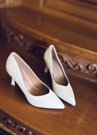 Білі весільні туфлі / неймовірні1 фото