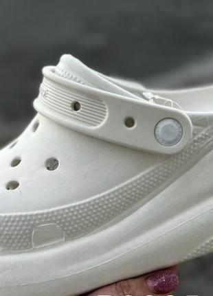 Білі жіночі крокси фірми Crocband crocs classic crush clog