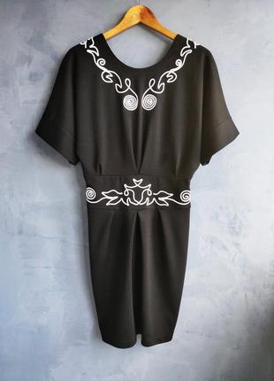 Чорна сукня з вишивкою2 фото