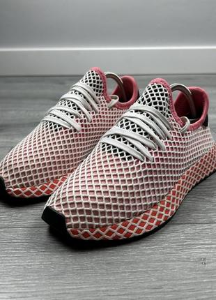 Жіночі оригінальні кросівки adidas