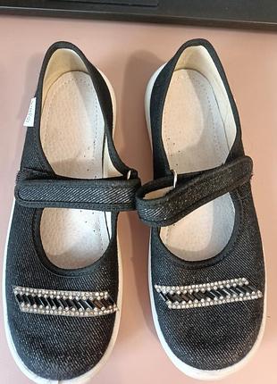 Тапочки для девочки р.34 почти новые