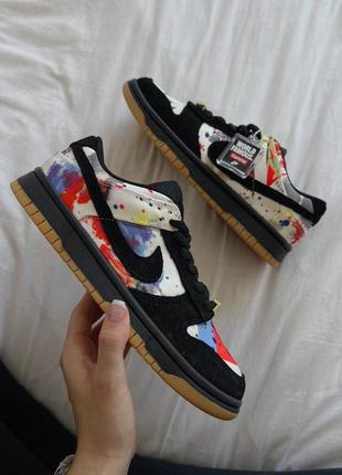 Женские кроссовки nike sb dunk low "supreme rammellzee"