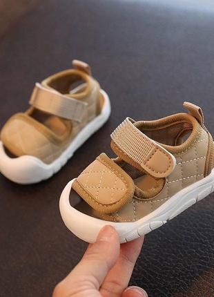 Босоніжки для дітей