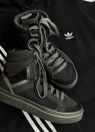 Высокие кроссовки essentials adidas by stella mccartney