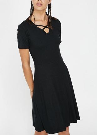 Платье миди короткое черное в рубчик1 фото