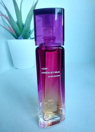 Very irresistible givenchy мініатюра 4 мл edp