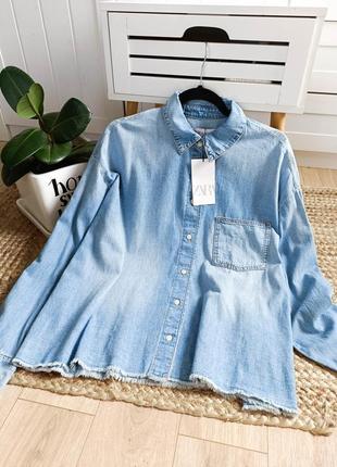 Джинсова сорочка з необробленим низом trf від zara, розмір xs**